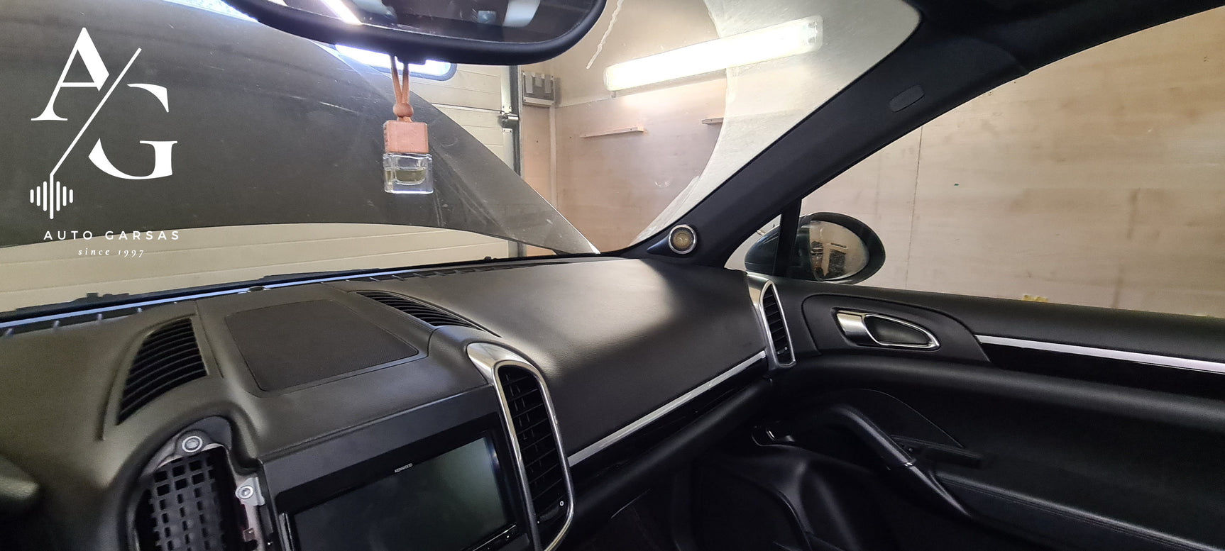 Porsche Cayenne - pilna garso izoliacija, garso aparatūra