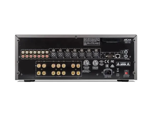 ARCAM PA720, G klasės galios stiprintuvas - galinė panelė su daugybe jungčių
