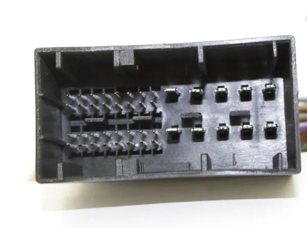 Adapteris, Parrot laisvų rankų įrangai BMW G05; G11 ;G15 ;G30 ;G31 - jungtys su metaliniais kontaktais ir laidais