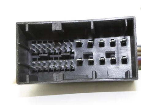 Adapteris, Parrot laisvų rankų įrangai BMW G05; G11 ;G15 ;G30 ;G31 - jungtys su metaliniais kontaktais ir laidais