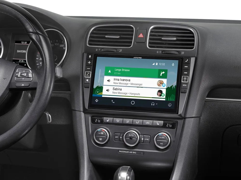 Alpine X903D-G6, automobilinė multimedija- navigacija su TomTom žemėla - prietaisų skydelis su navigacija ir vairu