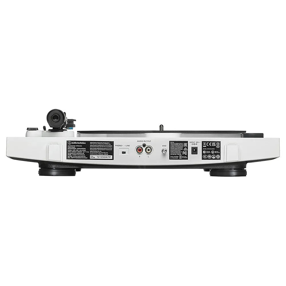 Audio-Technica AT-LP3XBT, automatinis patefonas su Bluetooth 5.2 - Raudonos ir baltos audio jungtys iš arti