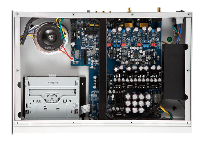 Audiolab 8300XP, stereo galios stiprintuvas