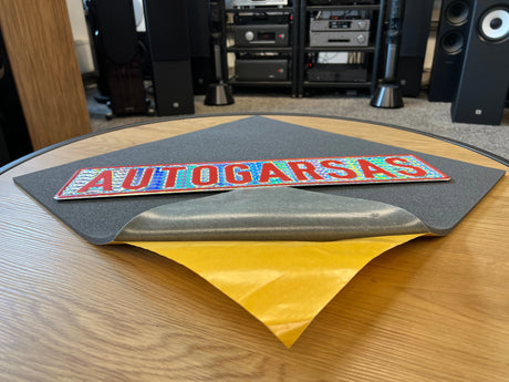 Autoshim 7 garsą sugerianti medžiaga, su savaime prilimpančiu sluoksniu