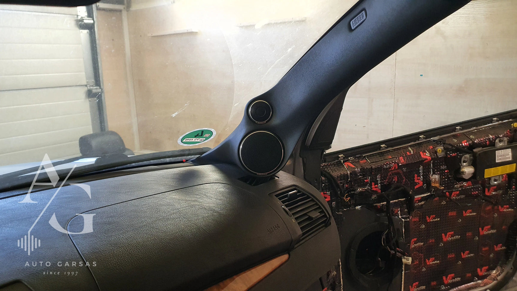 BMW X5, garso aparatūra ir garso izoliacija