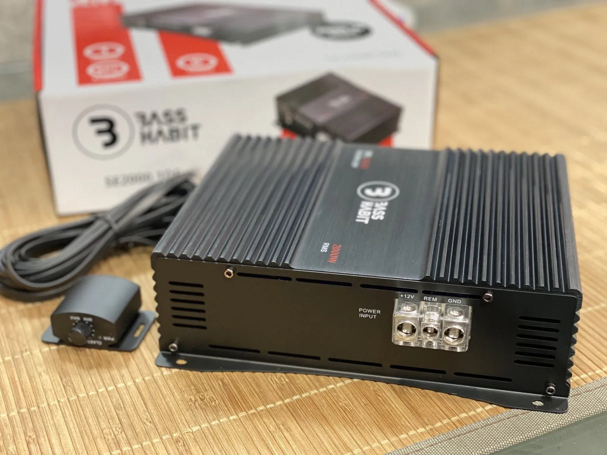 Bass Habit SPL ELITE 2000.1DF Mono, D-Klasės automobilinis garso stipr - Galinė panelė su jungtimis ir laidu