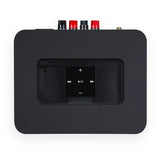 Bluesound POWERNODE 2i, HDMI ARC, išmanus garso stiprintuvas - garsiakalbių jungtys ir valdymo mygtukai iš arti