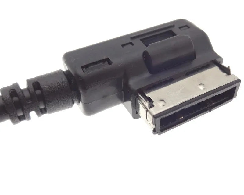 Bluetooth AUX -Mercedes MMI adapteris - Metalinė jungtis ir juodas plastikas