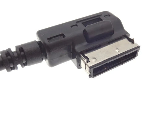 Bluetooth AUX -Mercedes MMI adapteris - Metalinė jungtis ir juodas plastikas