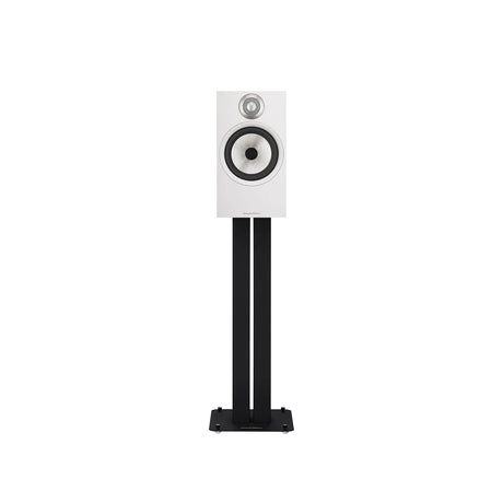 Bowers & Wilkins 606 lentyninės kolonėlės (įvairių spalvų) - balta kolonėlė ant juodo stovo