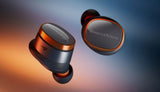 Bowers & Wilkins Pi8 McLaren Edition, In-Ear belaidės ausinės su triukšmo slopinimu - šoninis vaizdas su oranžiniu apvadu