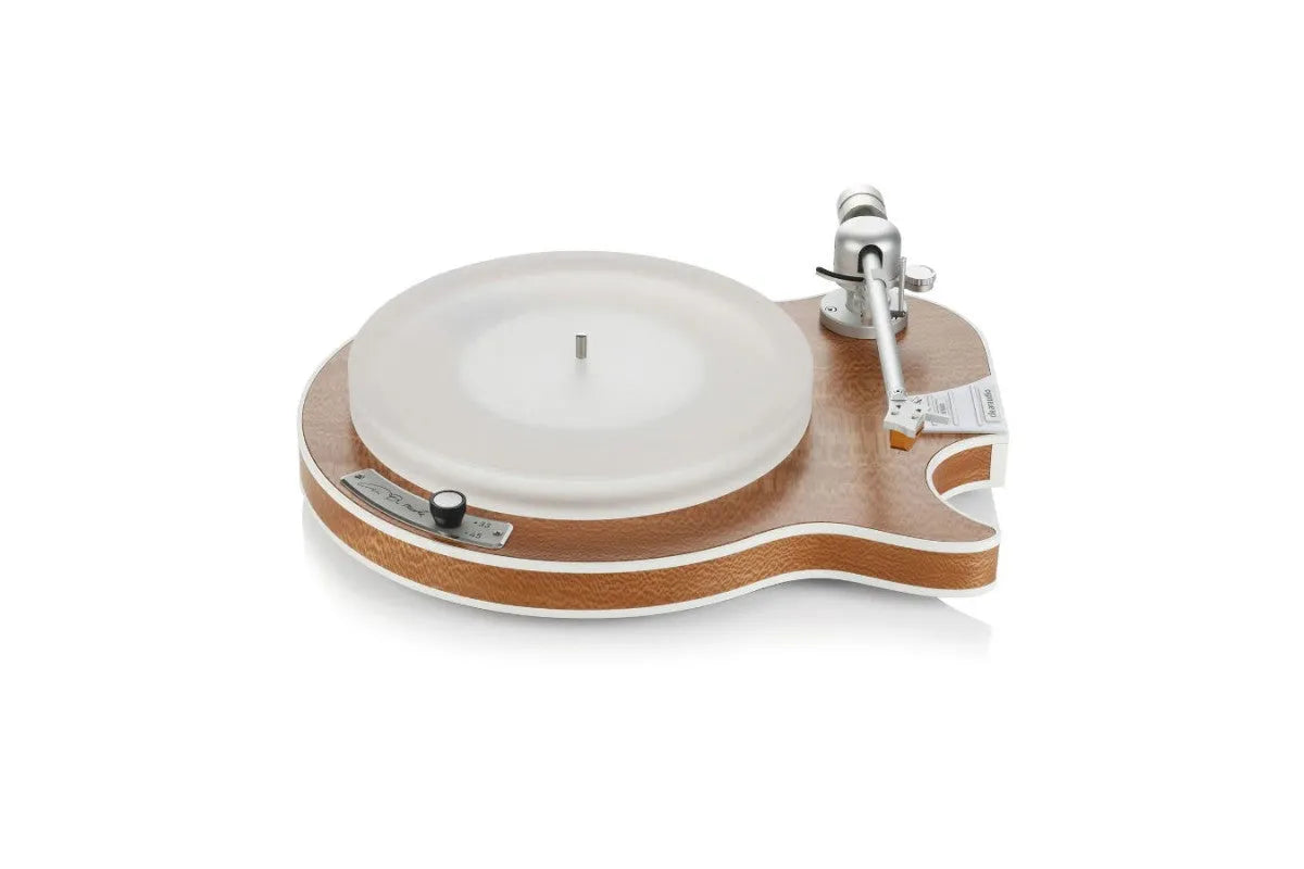 Clearaudio Celebrity “Al Di Meola” Edition, patefonas - Šoninis vaizdas su rankenėle ir plokštelės greičiu