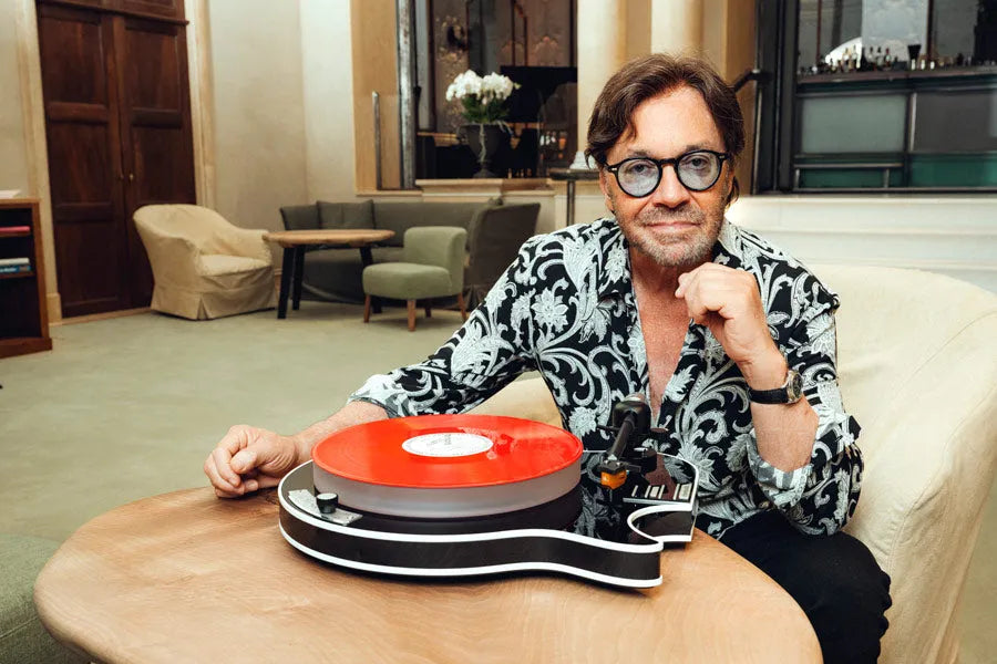 Clearaudio Celebrity “Al Di Meola” Edition, patefonas - Raudonas vinilas ir juodas patefonas