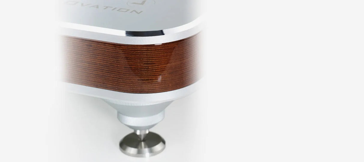 Clearaudio Ovation, patefonas - medžio raižinys ir metalinis pagrindas