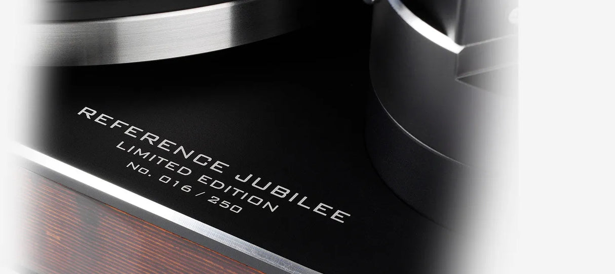 Clearaudio Reference Jubilee, patefonas - detalus užrašas "Limited Edition" ir serijos numeris
