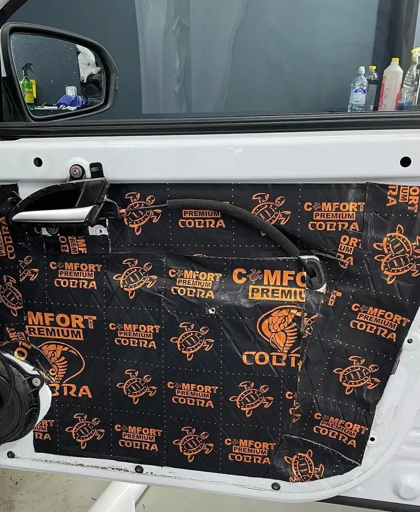 Comfort Mat COBRA, 2.3mm vibro izoliacija (0.5x0.7m) - automobilio durelių vidinė pusė su izoliacija