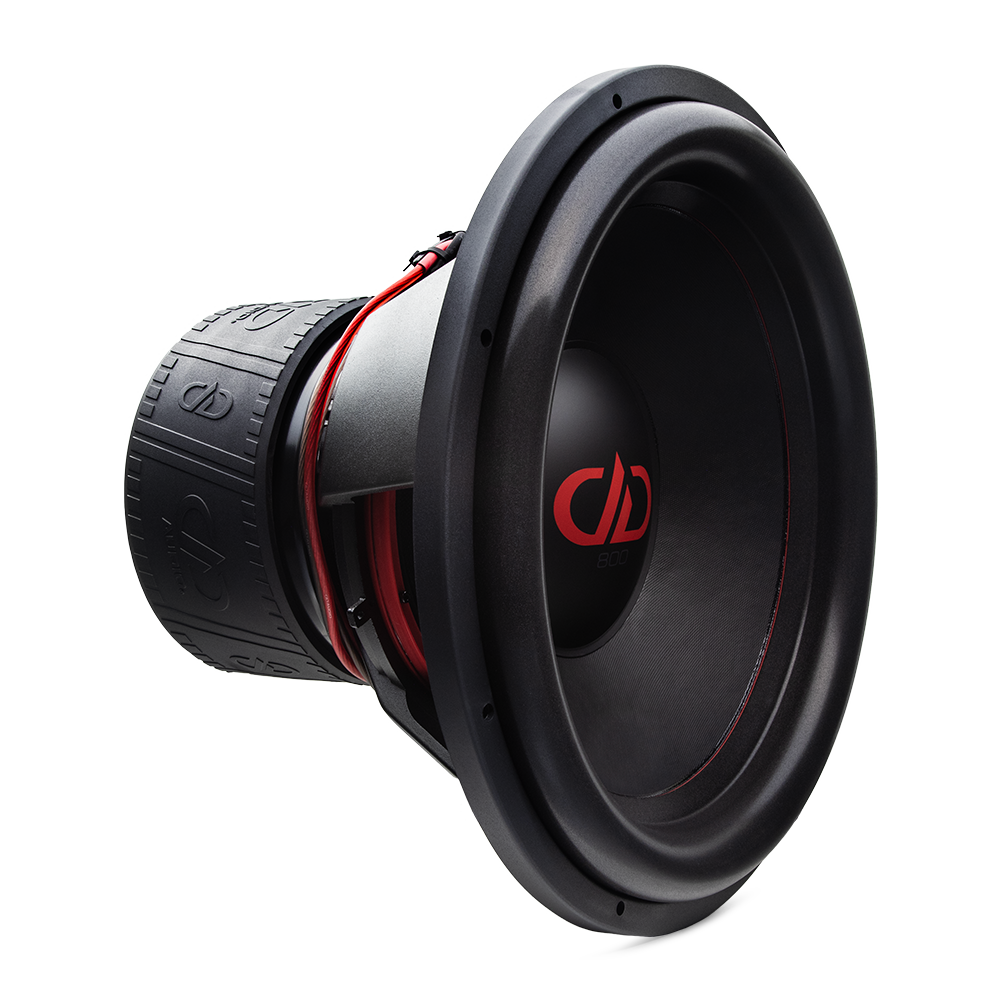 DD Audio 818f-D1 - Garsiakalbio magnetas su logotipu ir raudonomis detalėmis
