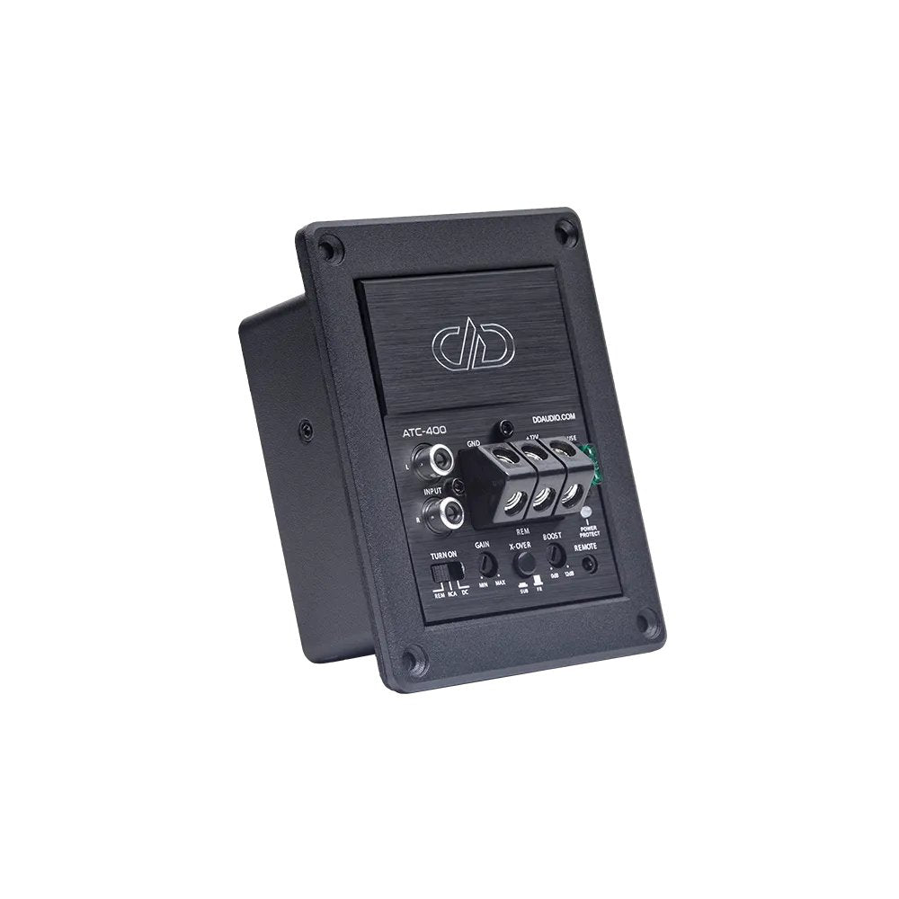 DD Audio ATC-400 - galinė panelė su jungtimis ir valdymo elementais