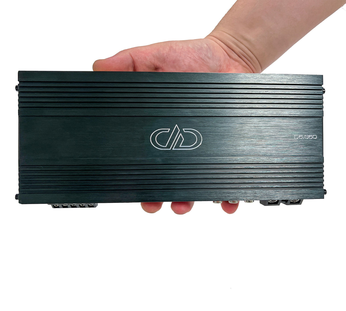 DD Audio D5.350 - Prietaiso šoninė dalis su jungtimis