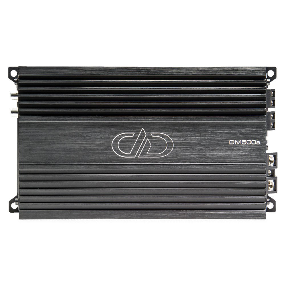 DD Audio DM500a - šoninis vaizdas su jungtimis ir logotipu
