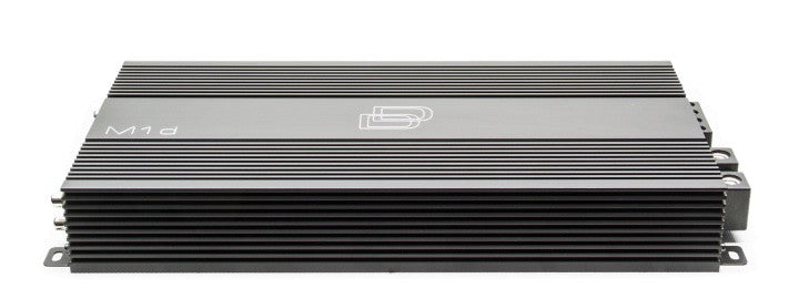 DD Audio M1d - radiatoriaus šonkauliukai ir logotipas