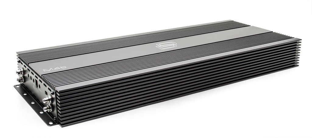 DD Audio M4b - Šoninis vaizdas su jungtimis ir tvirtinimo detalėmis