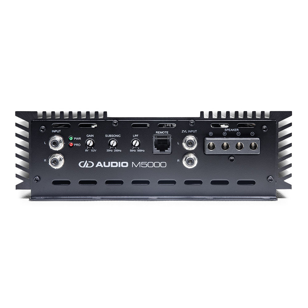 DD Audio M5000 - galinė panelė su jungtimis ir valdymo elementais