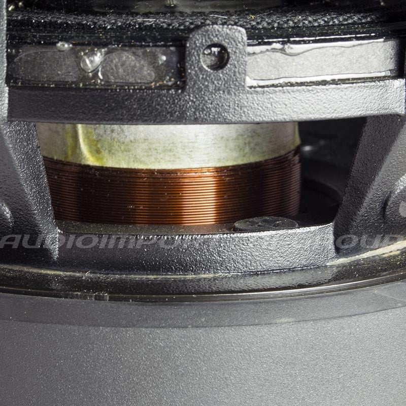DD Audio Redline 506d D4 - Varinės ritės ir tvirtinimo detalės iš arti