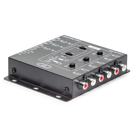 DD Audio SC6 - RCA jungtys ir valdymo rankenėlės iš arti