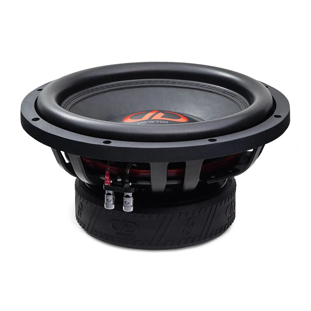 DD Audio VO-W712-D4 - garsiakalbio jungtys ir logotipai ant pagrindo