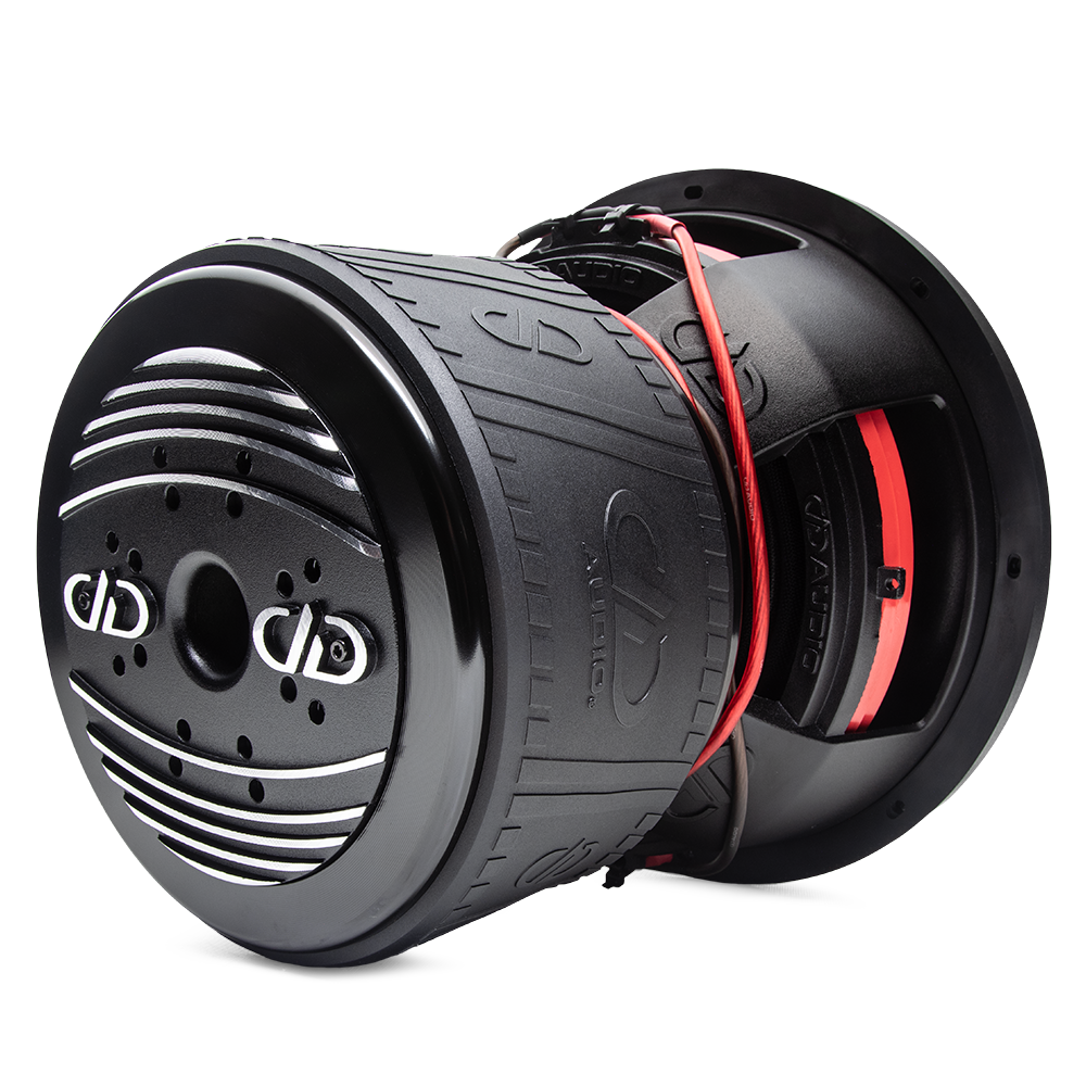 DD audio 812f-D2 - Galinė pusė su laidais ir raudona juosta