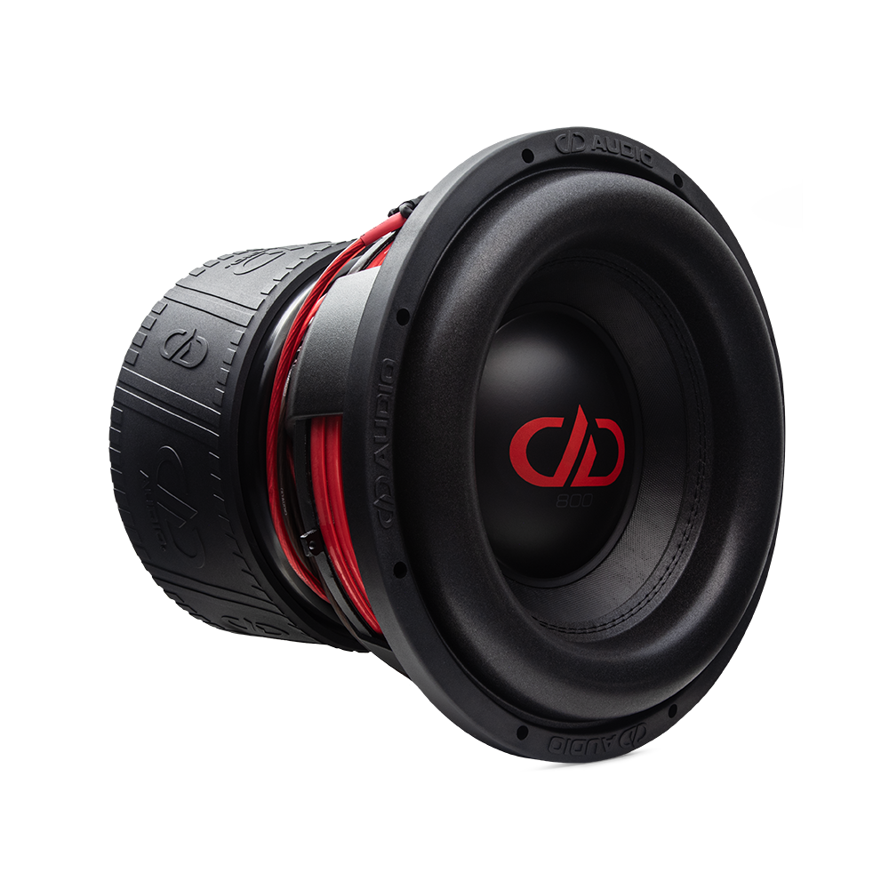 DD audio 812f-D2 - Galinė dalis su raudonais laidais ir logotipu