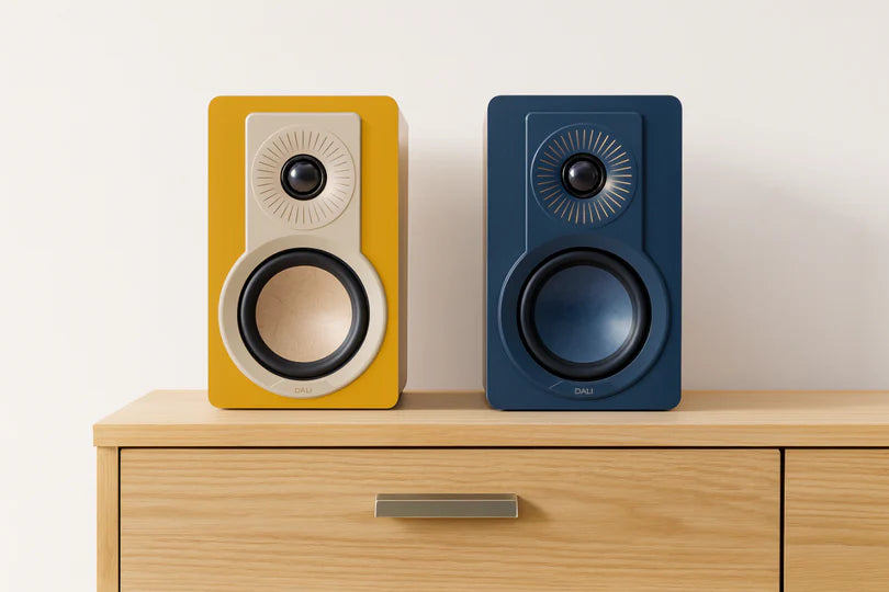 Dali KUPID, kompaktiškos 2- jų juostų Hi-Fi lentyninės garso kolonėlės