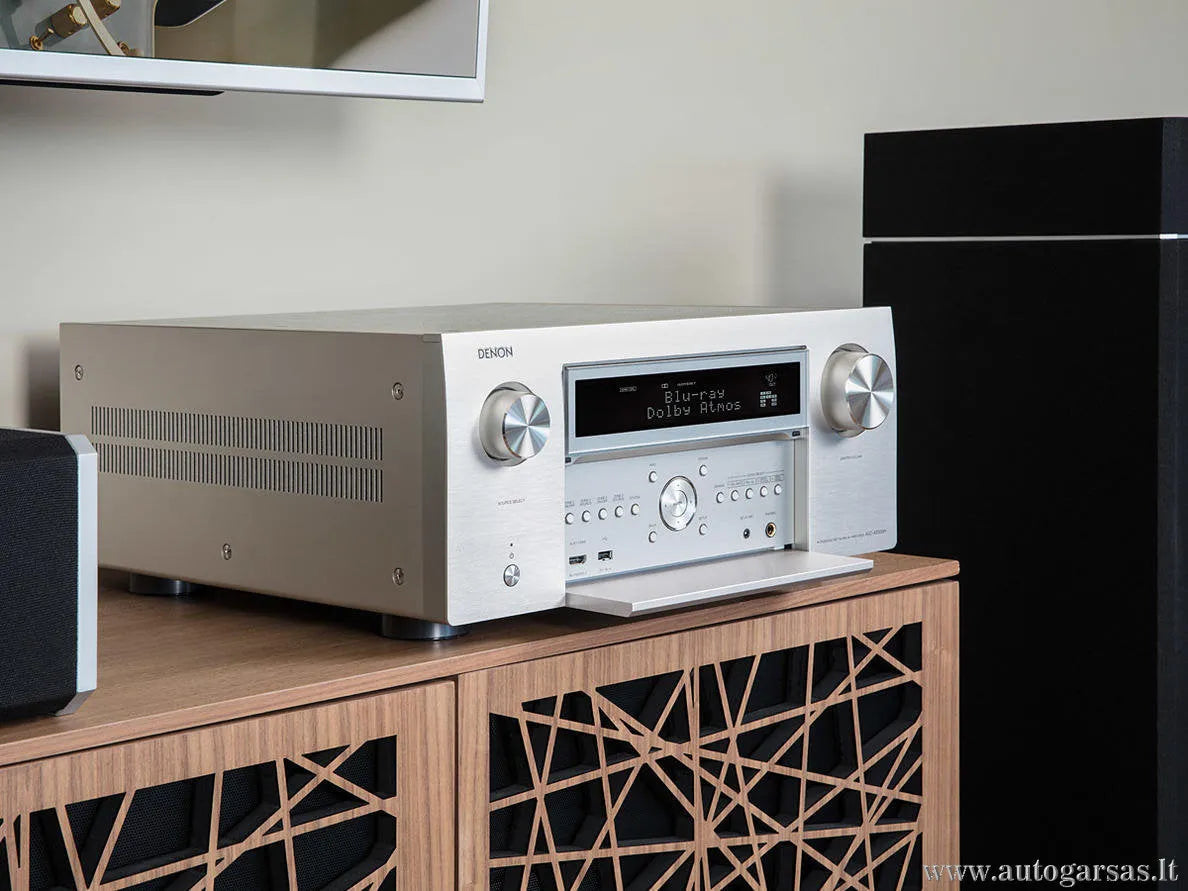 Denon AVC-X8500H, 13.2 tinklinis namų kino stiprintuvas - atidarytas priekinis skydelis su mygtukais
