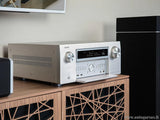 Denon AVC-X8500H, 13.2 tinklinis namų kino stiprintuvas - atidarytas priekinis skydelis su mygtukais
