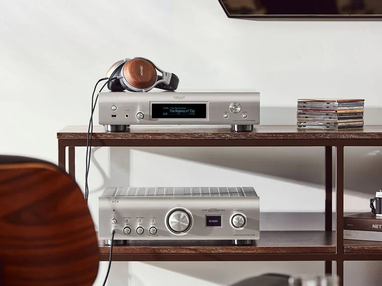 Denon DNP-2000NE, High-res tinklo grotuvas su Ultra AL32, HDMI ARC - ausinės ant grotuvo viršaus