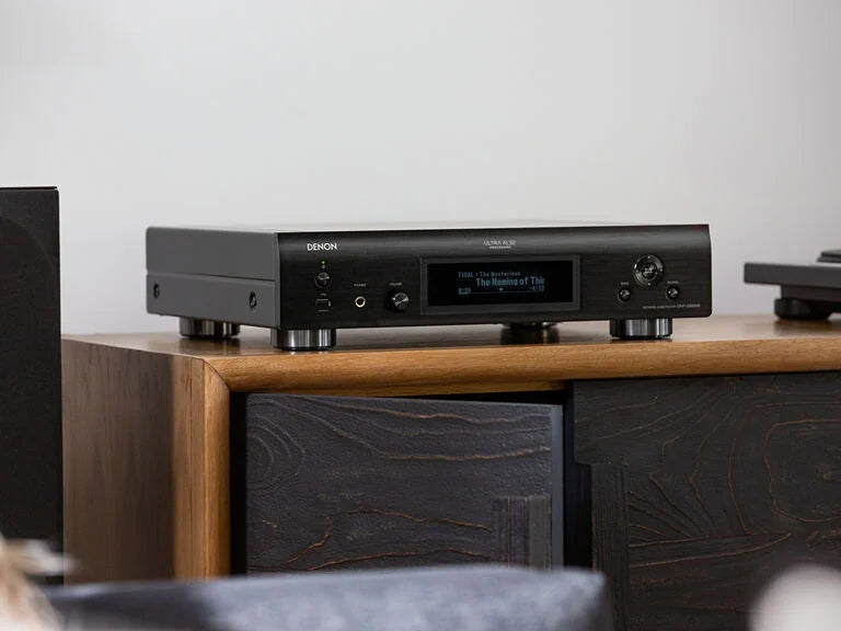Denon DNP-2000NE, High-res tinklo grotuvas su Ultra AL32, HDMI ARC - priekinė panelė su mygtukais ir ekranu