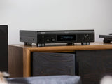Denon DNP-2000NE, High-res tinklo grotuvas su Ultra AL32, HDMI ARC - priekinė panelė su mygtukais ir ekranu