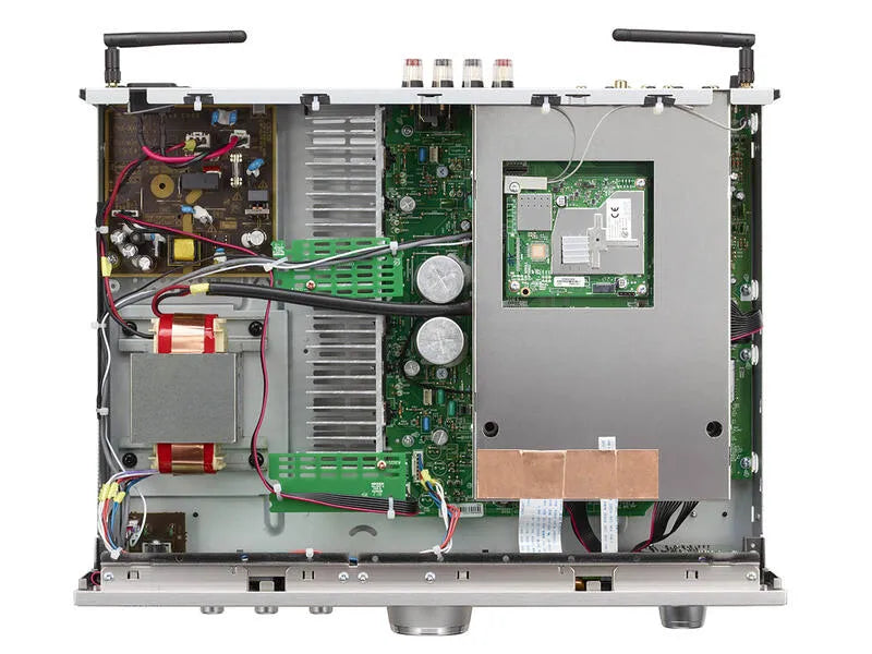 Denon PMA-900HNE, stereo integruotas garso stiprintuvas (įvairių spalvų) - vidinė dalis su plokštėmis ir laidais