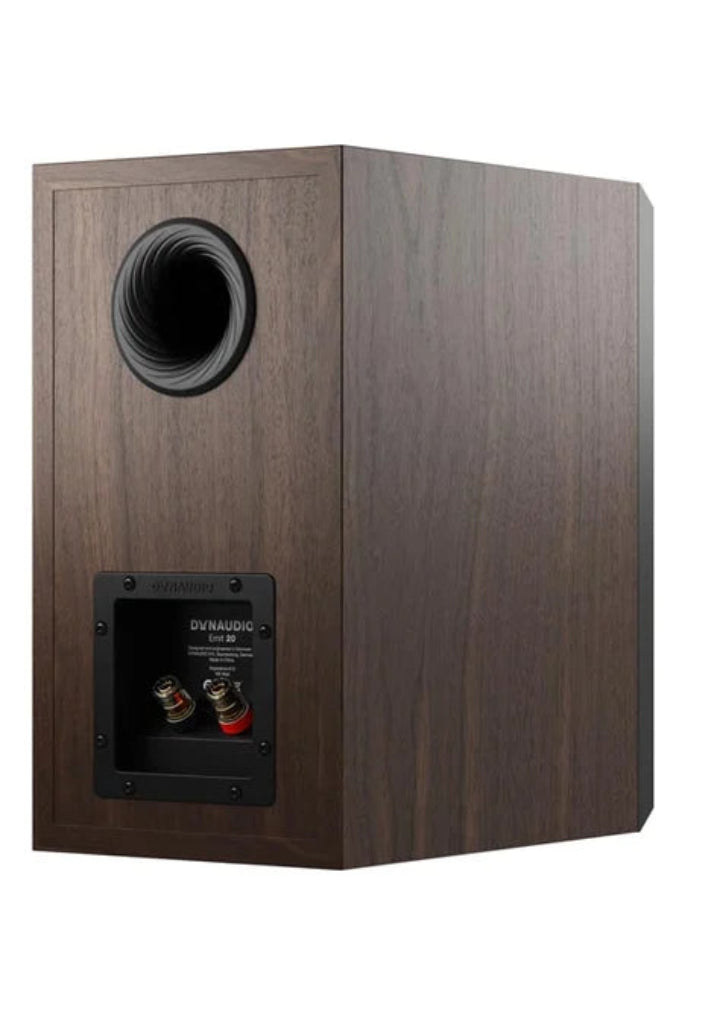Dynaudio Emit 20, lentyninės garso kolonėlės - Galinė panelė su jungtimis ir ventiliacijos anga