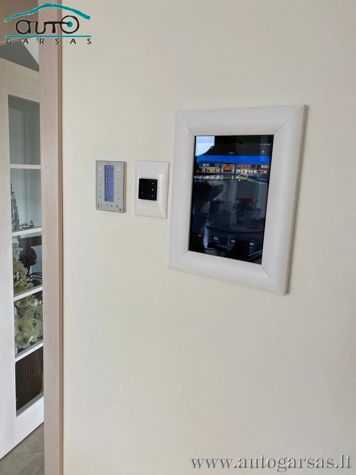 Esamų namų sistemų apjungimas į vieną visumą