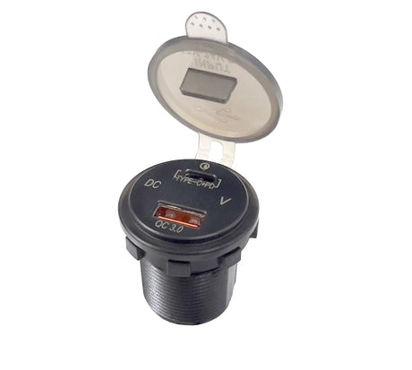 FOUR Connect 4-600162 vandeniui atsparus USB įkroviklis su įtampos rodmeniu - Atidarytas dangtelis su USB jungtimi