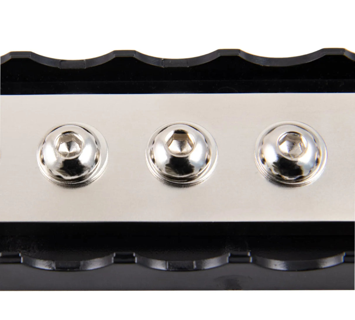 FOUR Connect 4-600338 STAGE3 jungimo juosta - detalus vaizdas su varžtais ir juoda briauna