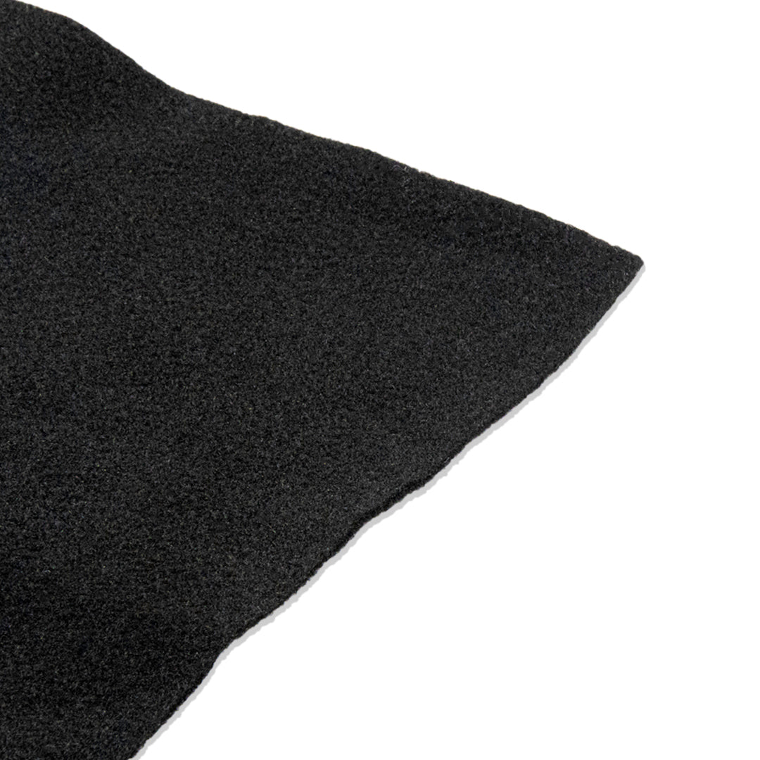 FOUR Connect 4-HPBL SHOP apmušalų kilimėlis juodas 1,36mx2,1m - detalus juodo kilimėlio paviršiaus vaizdas