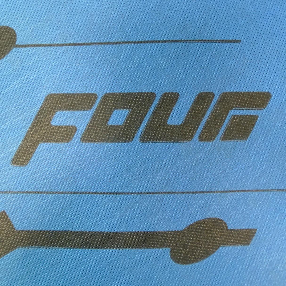 FOUR S3-MultiBase 500*370*8.0mm - Logotipo "FOUR" ant mėlyno paviršiaus