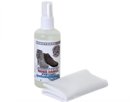 Hidrofobinė nano danga avalynei - batų impregnantas (100ml) - butas ir servetėlė šalia buteliuko
