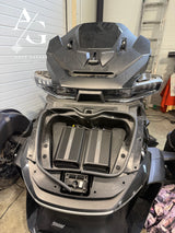 CANAM SPYDER (2020m), garso aparatūros projektas motociklui - du stiprintuvai "Nertz" bagažinėje