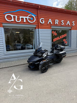 CANAM SPYDER (2020m), garso aparatūros projektas motociklui - Juodas motociklas su papildomais priedais