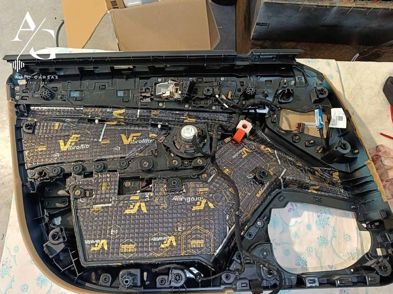 Porshe Panamera garso izoliacija, bei garso aparatūra