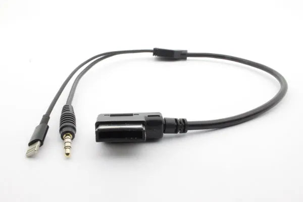 IPhone6-MB 3,5 įėjimo adapteris magnetolai MB 50cm - Adapteris su dviem skirtingais jungčių galais